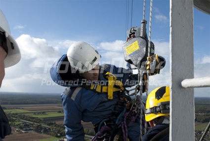 北京凌天成為 美國Power quick  公司 自動升降機 一級代理